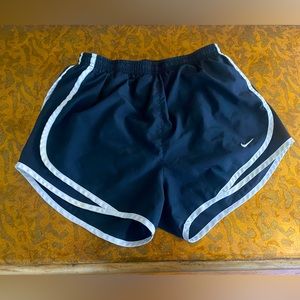 Dri-Fit black and white Nike midrise lined athletic shorts size small